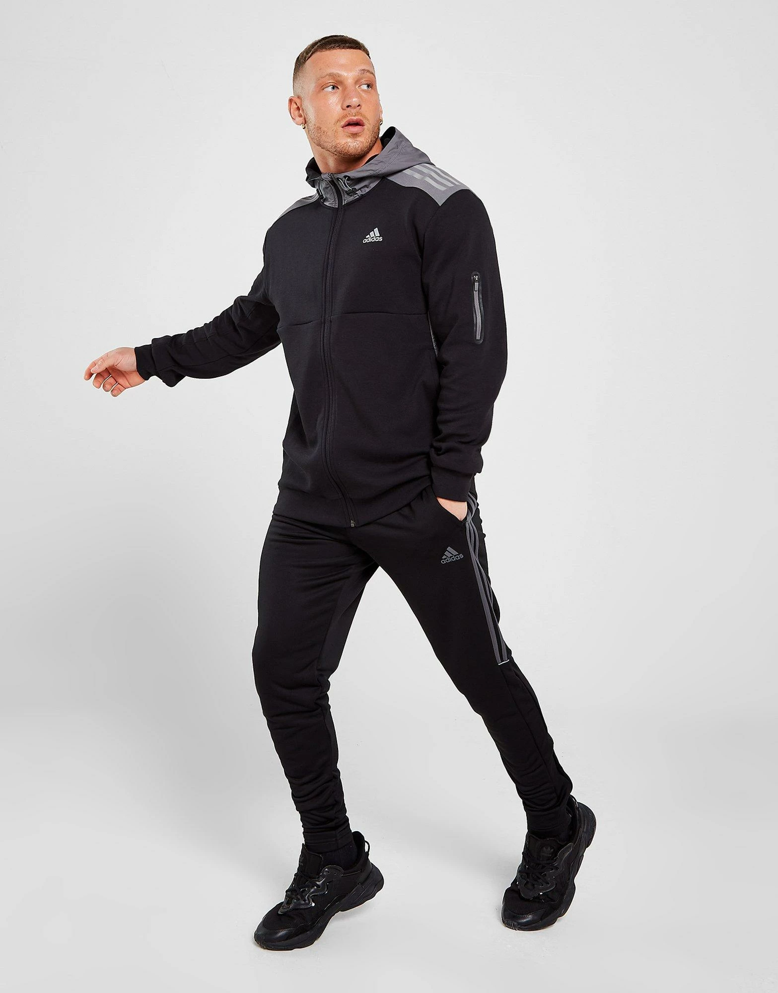 Adidas Tech Full Zip Hoodie Sort 5 Adidas Tech Full Zip Hoodie Sort - Billede 3