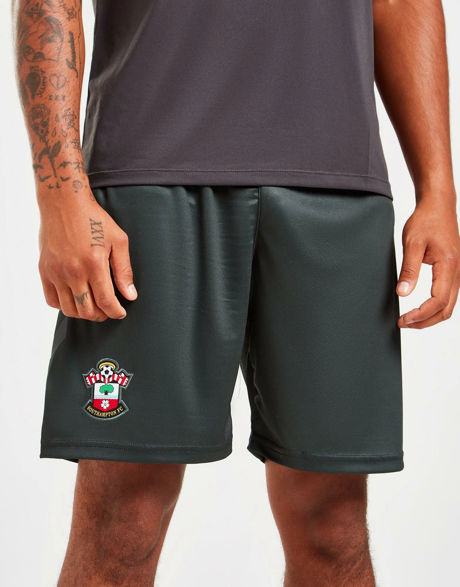 Hummel Southampton FC 2022/23 Third Shorts Sort 3 Hummel Southampton FC 2022/23 Third Shorts Sort