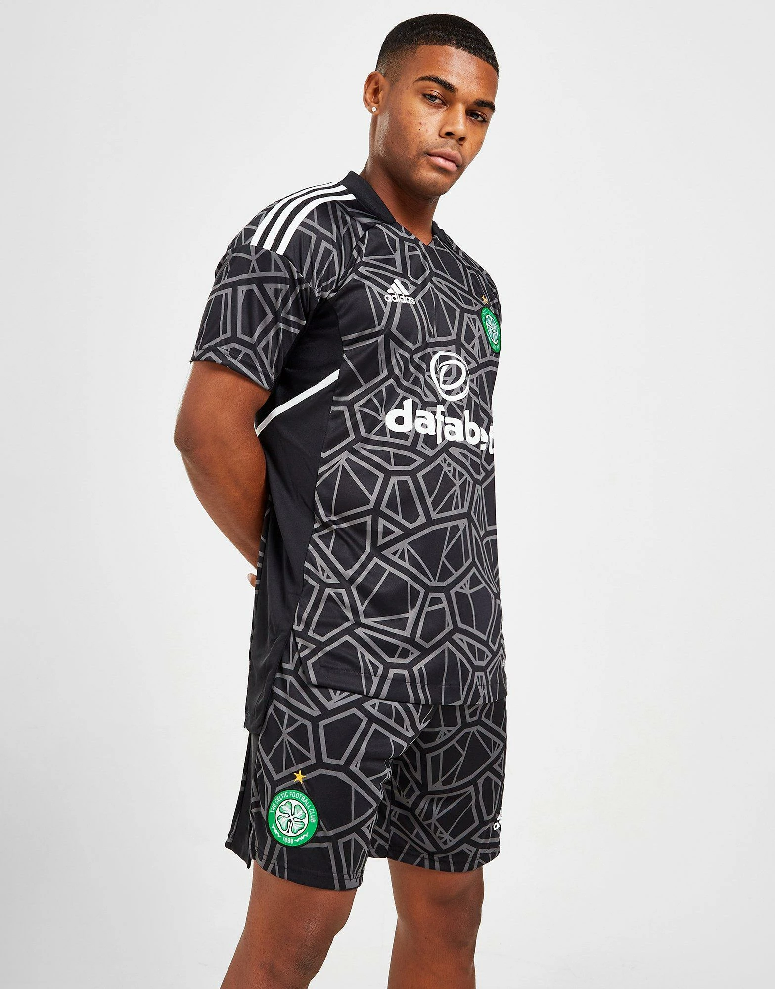 Adidas Celtic Fc 2022/23 Goalkeeper Third Shorts Sort 3 Adidas Celtic Fc 2022/23 Goalkeeper Third Shorts Sort