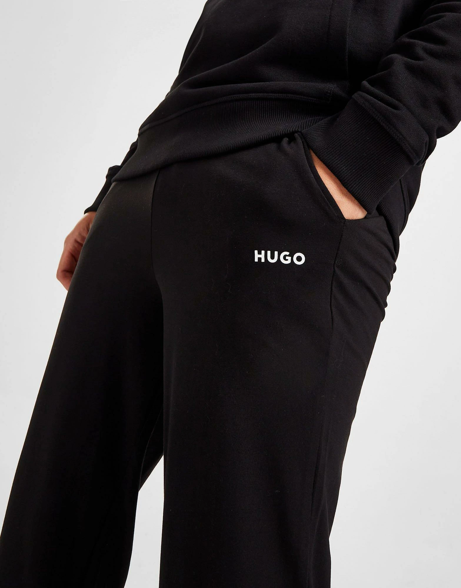 HUGO Daratschi Square Patch Overhead Hoodie Sort 6 HUGO Daratschi Square Patch Overhead Hoodie Sort - Billede 4