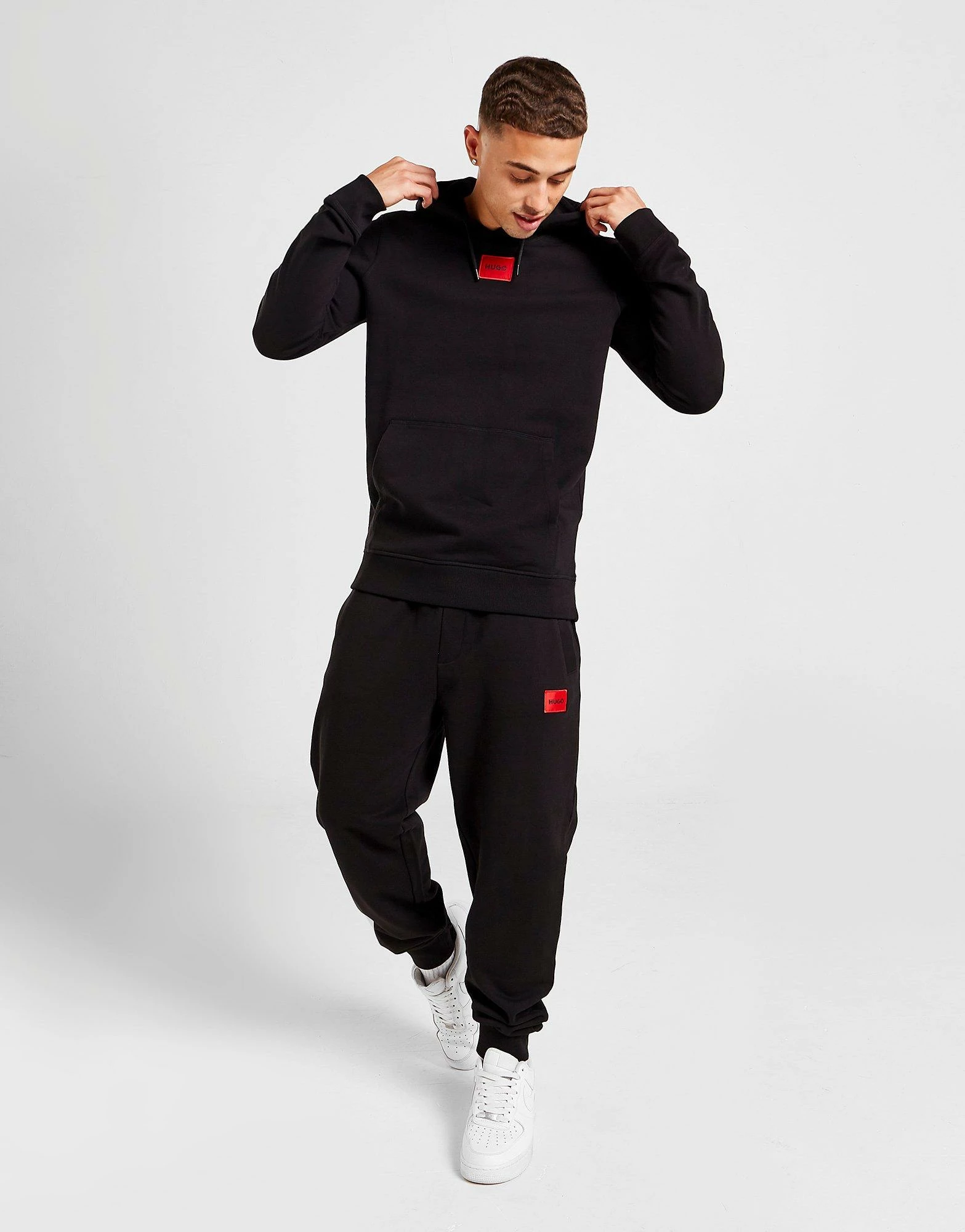 HUGO Daratschi Square Patch Overhead Hoodie Sort 7 HUGO Daratschi Square Patch Overhead Hoodie Sort - Billede 5