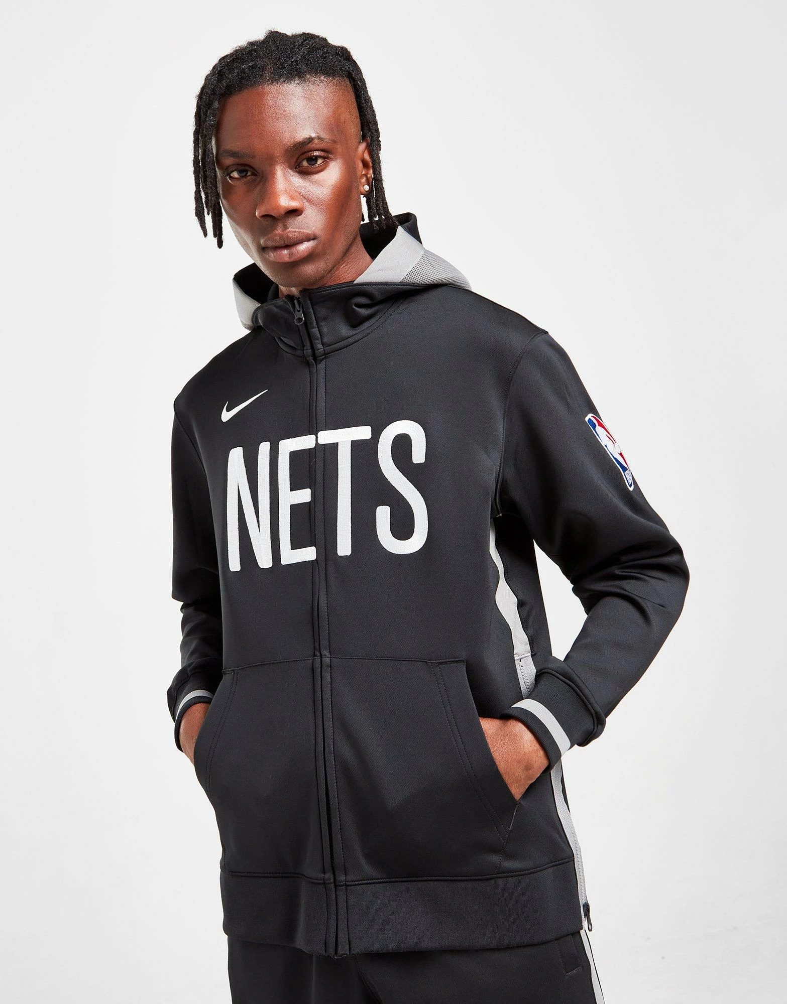 Nike NBA Brooklyn Nets Showtime Hoodie Sort 3 Nike NBA Brooklyn Nets Showtime Hoodie Sort