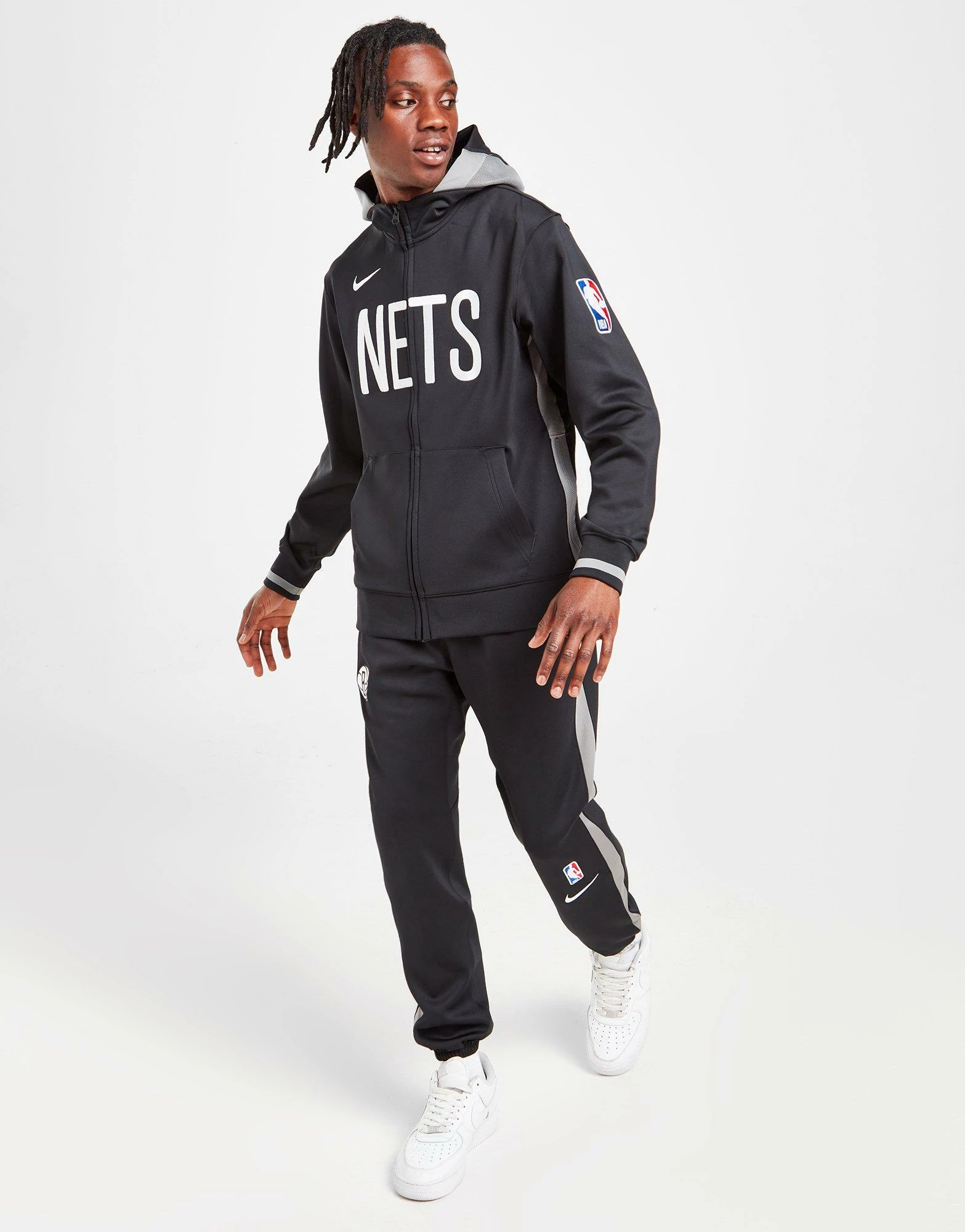 Nike NBA Brooklyn Nets Showtime Hoodie Sort 4 Nike NBA Brooklyn Nets Showtime Hoodie Sort - Billede 2