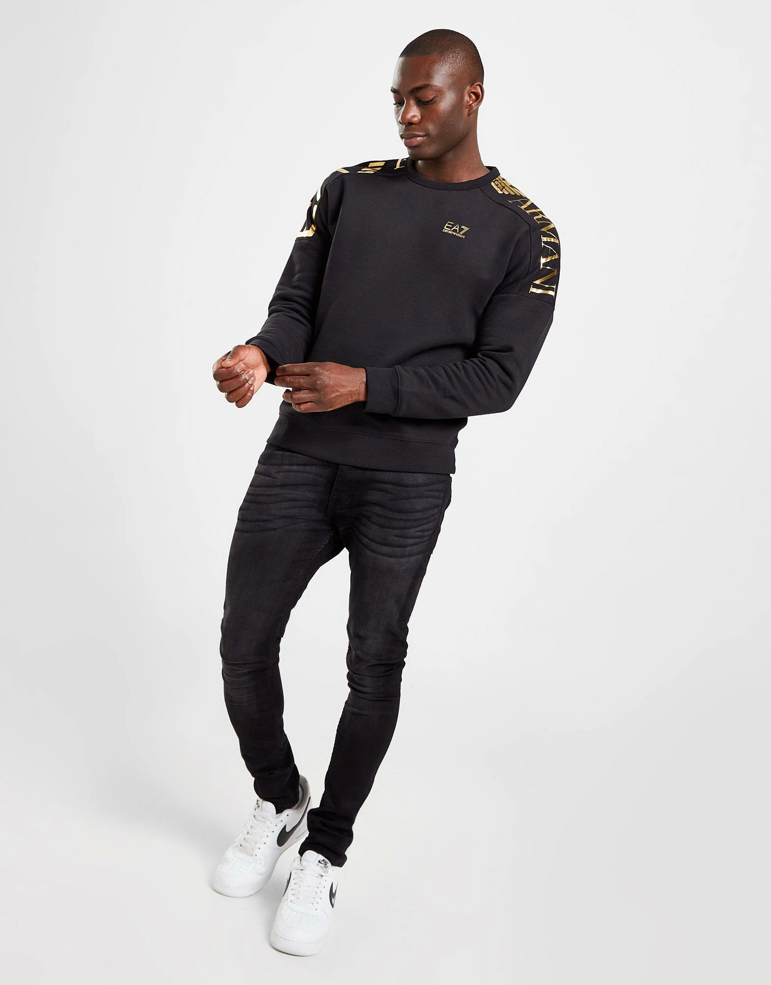 Emporio Armani EA7 Extended Logo Crew Sweatshirt Sort 6 Emporio Armani EA7 Extended Logo Crew Sweatshirt Sort - Billede 4