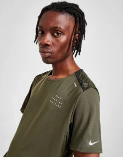 Nike Run Division Dri-FIT Camo T-Shirt Grøn